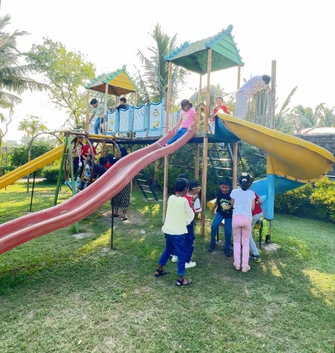 Palli Bangla Resort, Near Ruby Hospital, Anandapur Calcutta  Esterno foto