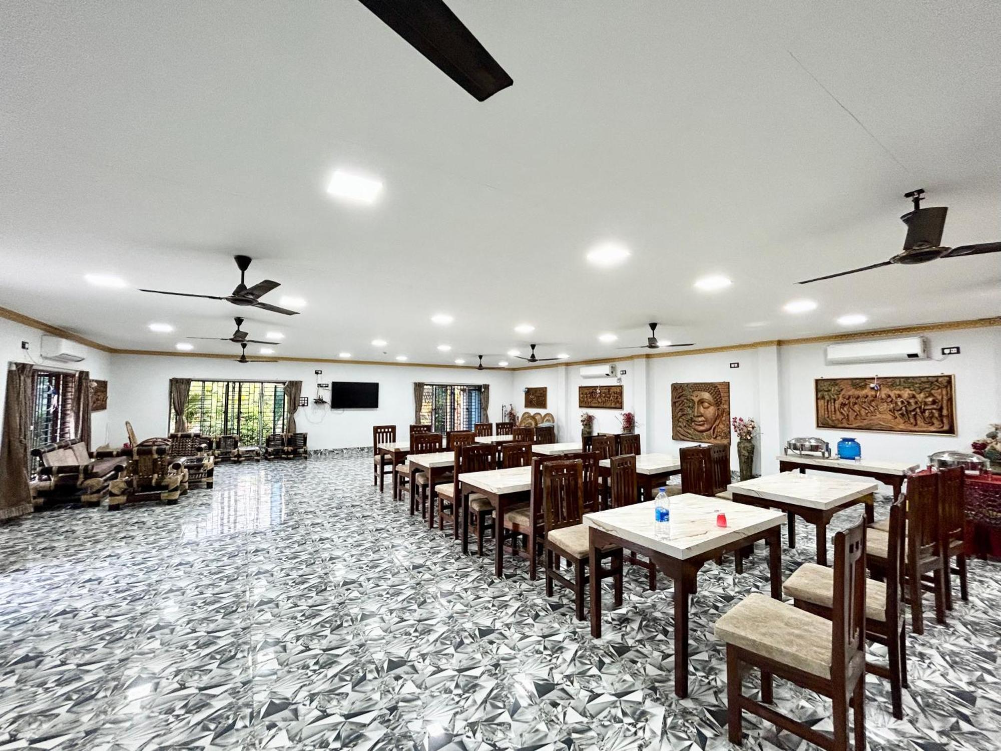 Palli Bangla Resort, Near Ruby Hospital, Anandapur Calcutta  Esterno foto